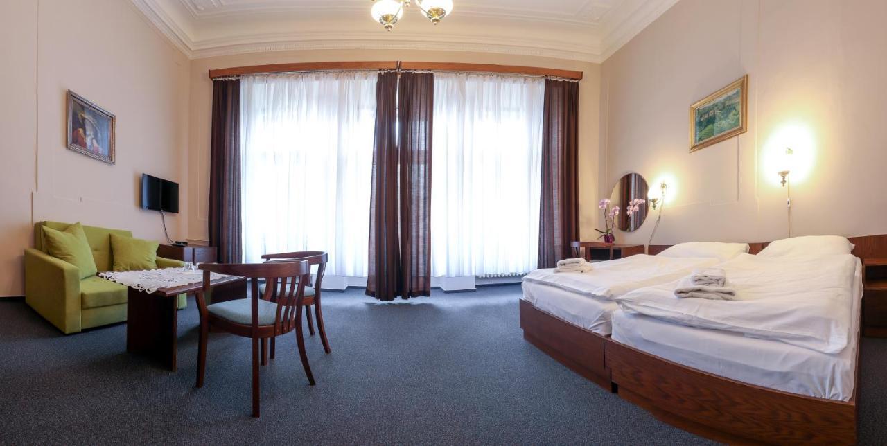 Hotel Slovan Plzen Exterior photo
